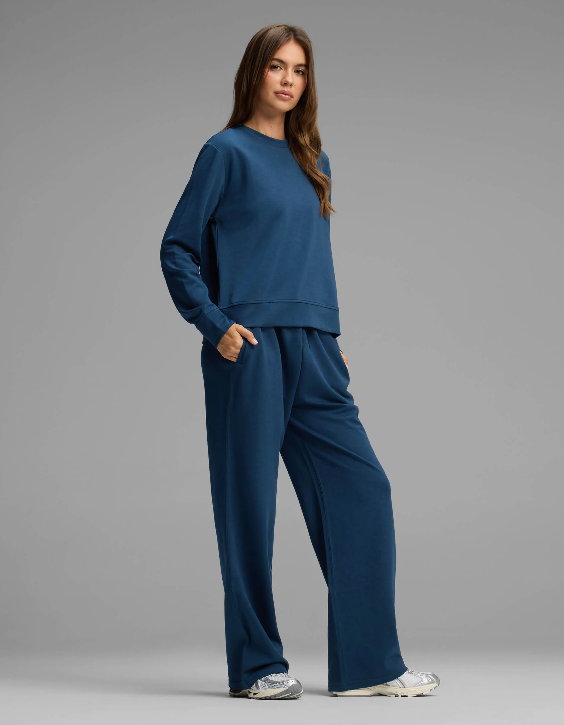 Women's Versa Crewneck & Wide Leg Pant Set